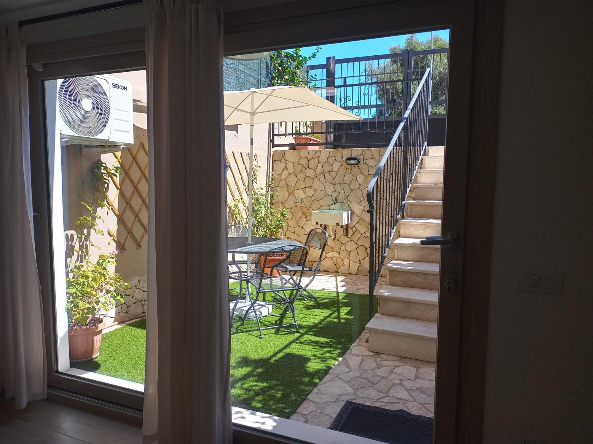 Vacanze Nella Casetta Pula Exteriör bild