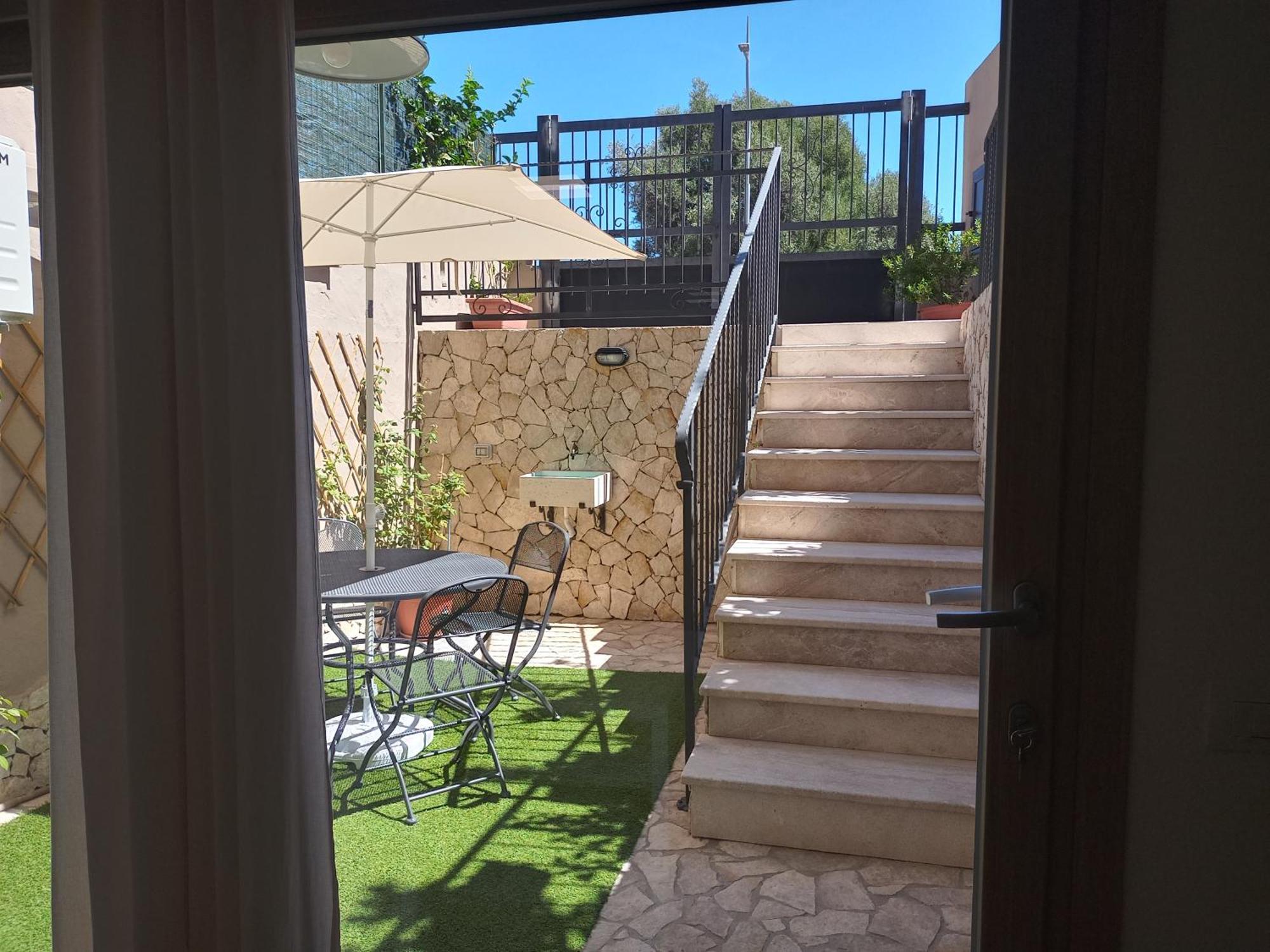 Vacanze Nella Casetta Pula Exteriör bild